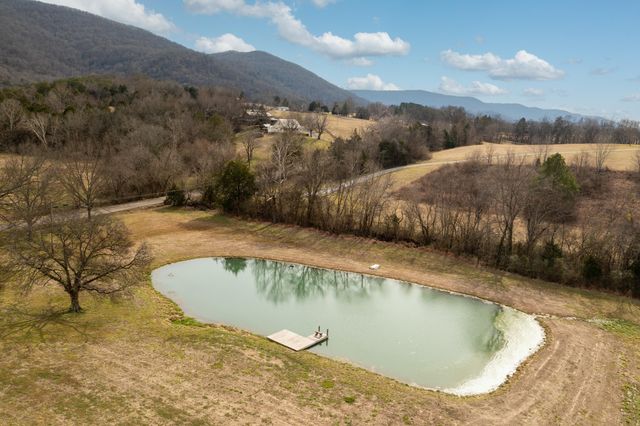 10115 Upper East Valley Road, Pikeville, TN 37367