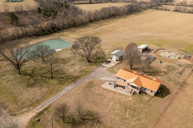 10115 Upper East Valley Road, Pikeville, TN 37367