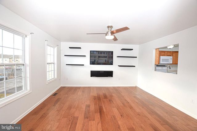 226 TOPAZ LN, Inwood, WV 25428