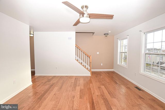 226 TOPAZ LN, Inwood, WV 25428