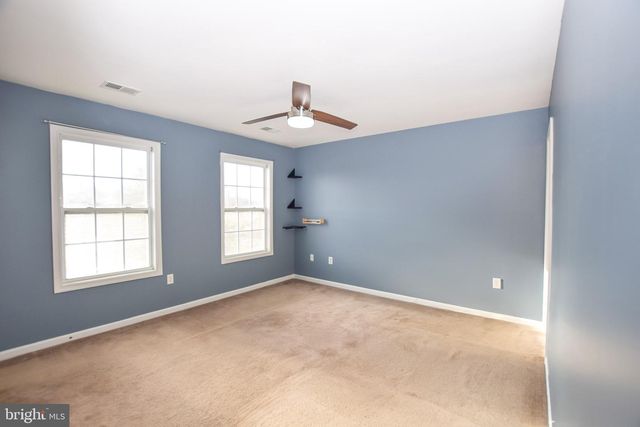 226 TOPAZ LN, Inwood, WV 25428