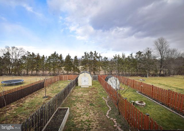 226 TOPAZ LN, Inwood, WV 25428