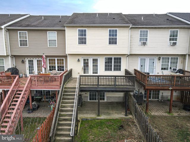 226 TOPAZ LN, Inwood, WV 25428