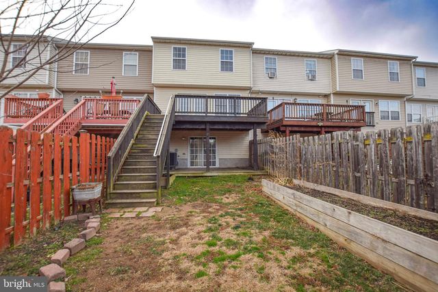 226 TOPAZ LN, Inwood, WV 25428