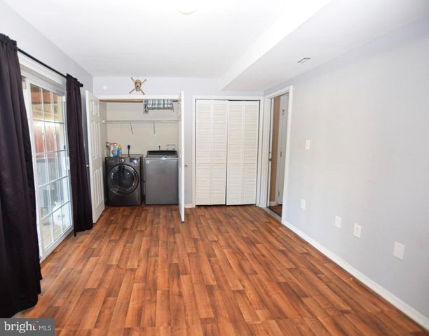 226 TOPAZ LN, Inwood, WV 25428