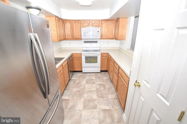 226 TOPAZ LN, Inwood, WV 25428