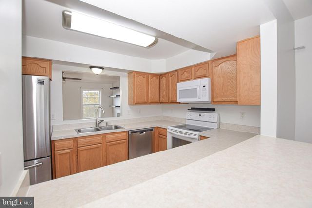 226 TOPAZ LN, Inwood, WV 25428