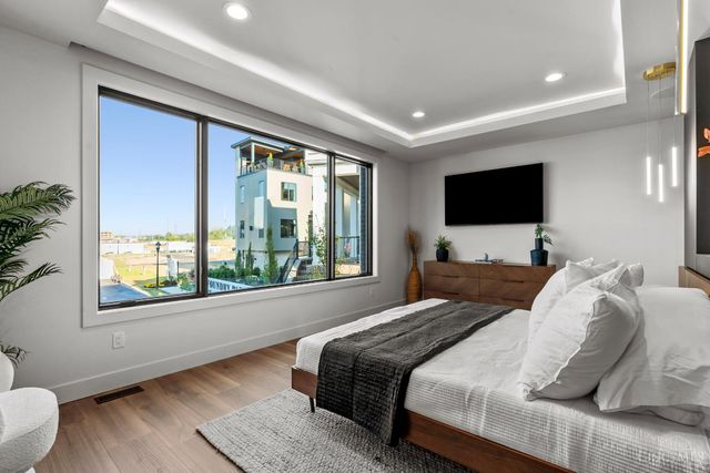 2942 Three Oaks Lane, Cincinnati, OH 45209