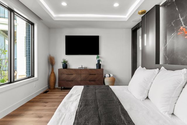 2942 Three Oaks Lane, Cincinnati, OH 45209