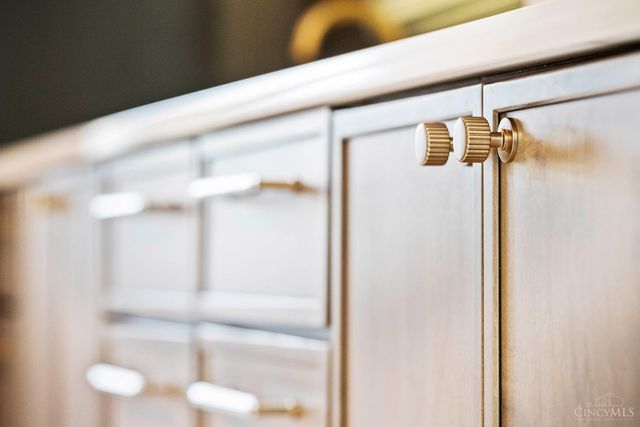 2942 Three Oaks Lane, Cincinnati, OH 45209