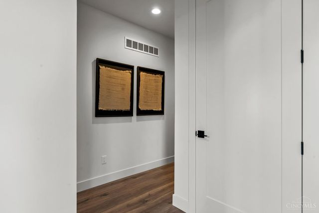 2942 Three Oaks Lane, Cincinnati, OH 45209