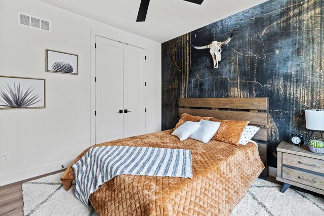 2942 Three Oaks Lane, Cincinnati, OH 45209