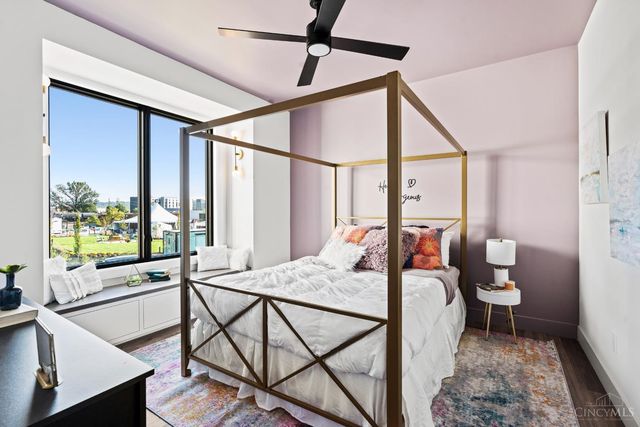 2942 Three Oaks Lane, Cincinnati, OH 45209