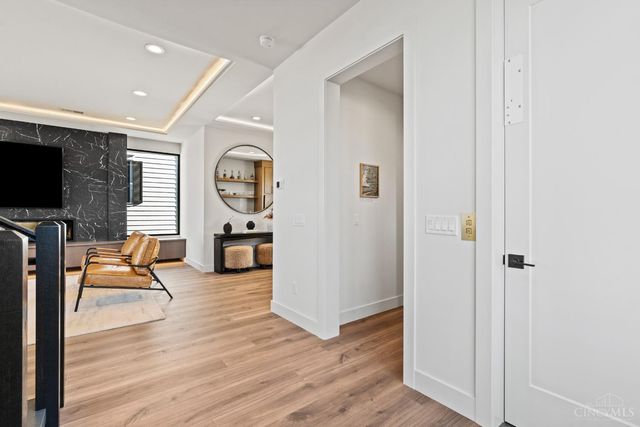 2942 Three Oaks Lane, Cincinnati, OH 45209