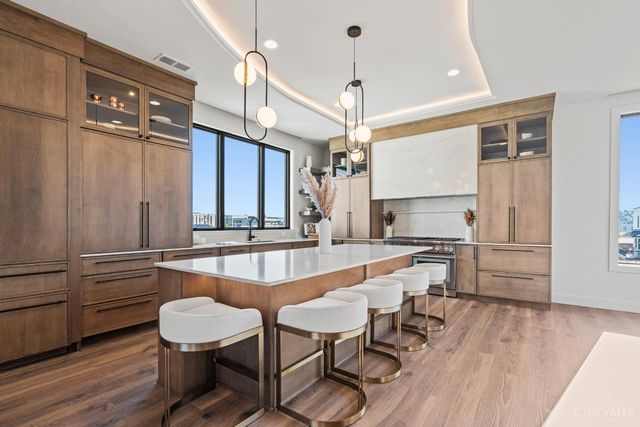 2942 Three Oaks Lane, Cincinnati, OH 45209