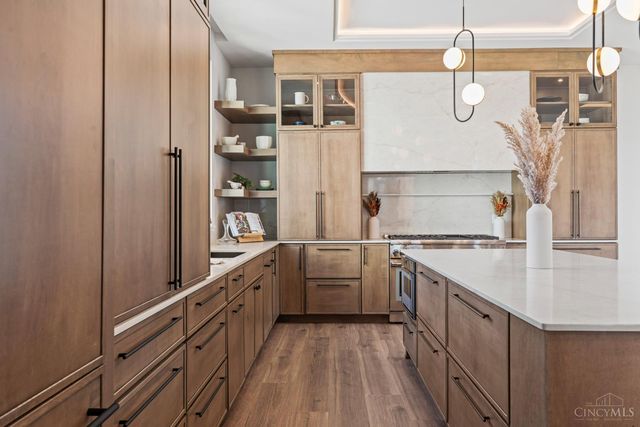 2942 Three Oaks Lane, Cincinnati, OH 45209