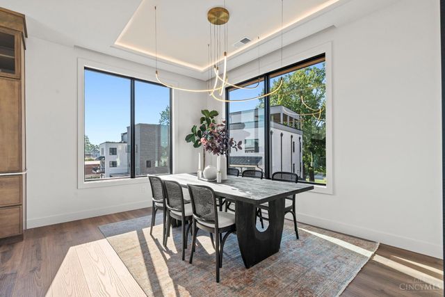 2942 Three Oaks Lane, Cincinnati, OH 45209