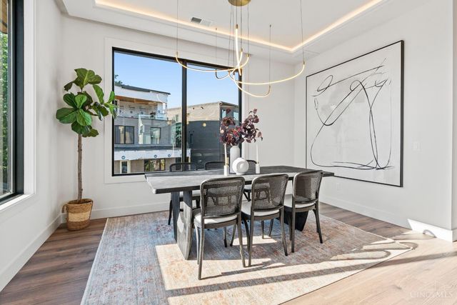 2942 Three Oaks Lane, Cincinnati, OH 45209