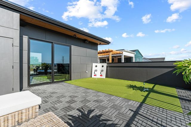 2942 Three Oaks Lane, Cincinnati, OH 45209