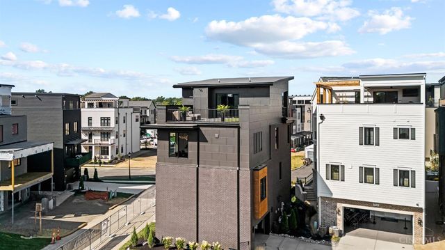 2942 Three Oaks Lane, Cincinnati, OH 45209