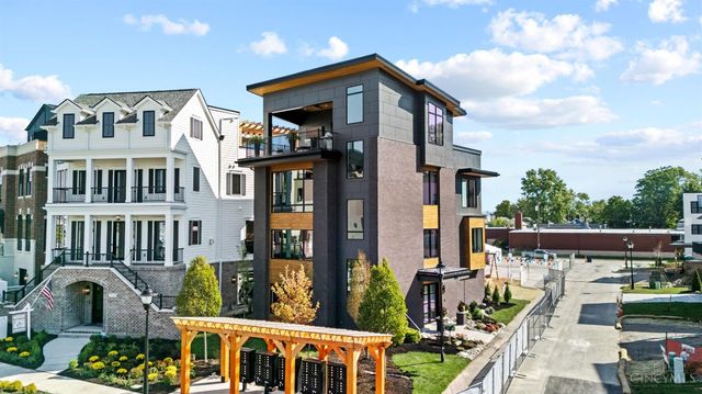 2942 Three Oaks Lane, Cincinnati, OH 45209