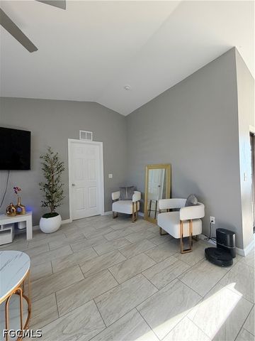 100 NW 13th PL, Cape Coral, FL 33993
