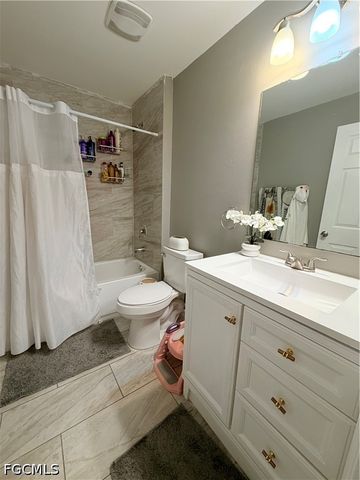 100 NW 13th PL, Cape Coral, FL 33993