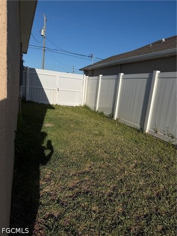 100 NW 13th PL, Cape Coral, FL 33993