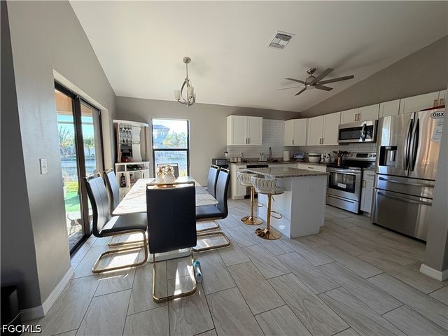 100 NW 13th PL, Cape Coral, FL 33993