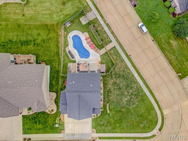 1050 Creekside Drive, Waterloo, IL 62298