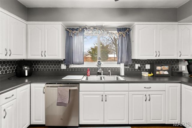 1104 N Smiley Street, O'fallon, IL 62269