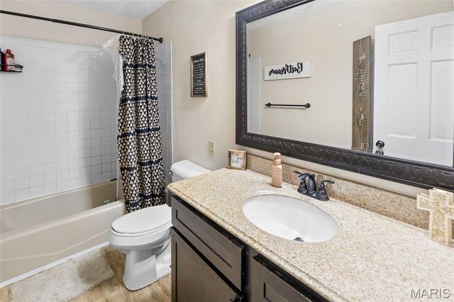 1104 N Smiley Street, O'fallon, IL 62269