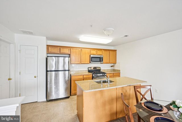 6 LALOR ST, Trenton, NJ 08611