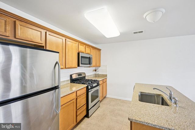 6 LALOR ST, Trenton, NJ 08611