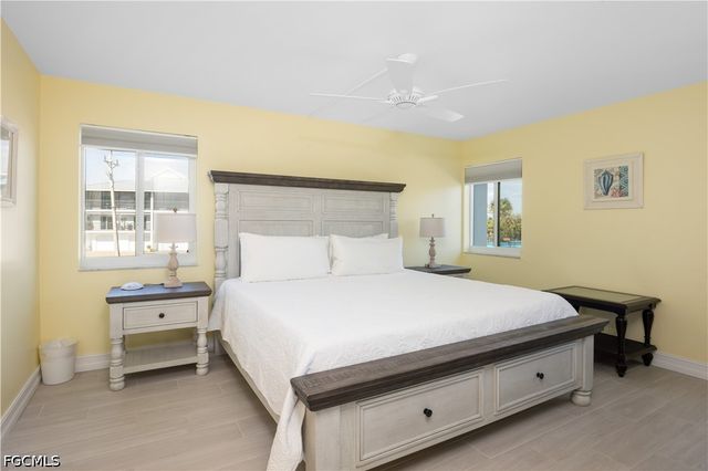 1341 Middle Gulf DR 1A, Sanibel, FL 33957