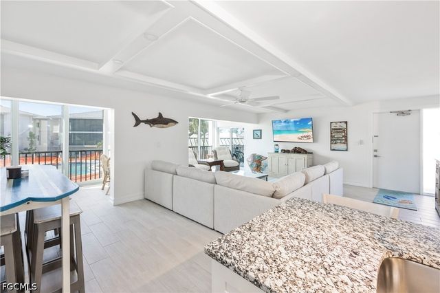 1341 Middle Gulf DR 1A, Sanibel, FL 33957