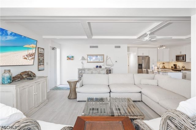 1341 Middle Gulf DR 1A, Sanibel, FL 33957