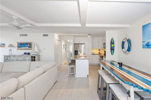 1341 Middle Gulf DR 1A, Sanibel, FL 33957