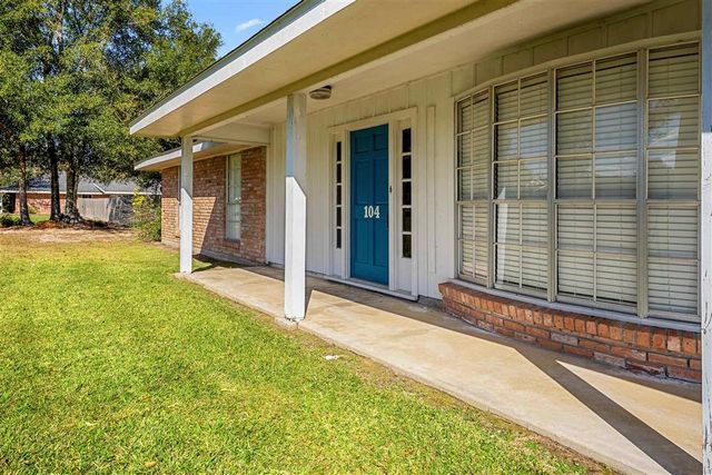 104 Caroline St Street, Dequincy, LA 70633