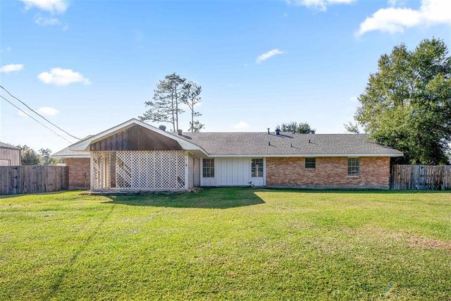 104 Caroline St Street, Dequincy, LA 70633