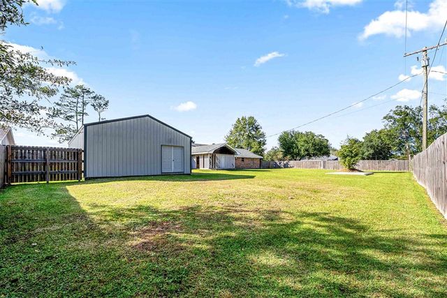 104 Caroline St Street, Dequincy, LA 70633