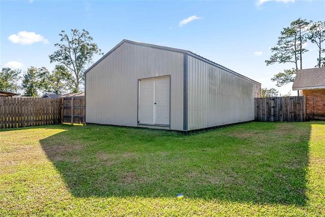 104 Caroline St Street, Dequincy, LA 70633