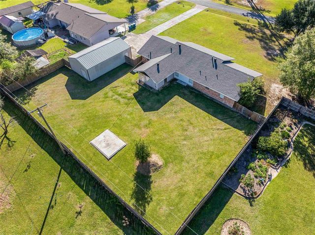 104 Caroline St Street, Dequincy, LA 70633