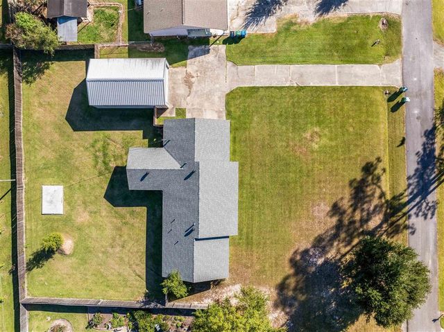 104 Caroline St Street, Dequincy, LA 70633