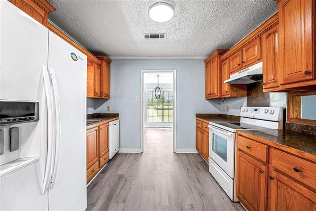 104 Caroline St Street, Dequincy, LA 70633