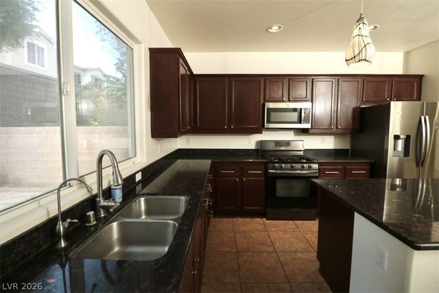 9825 Emerald Twilight Street, Las Vegas, NV 89178