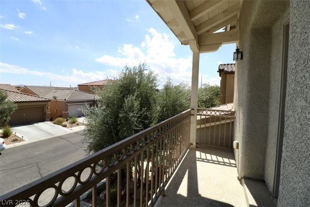 9825 Emerald Twilight Street, Las Vegas, NV 89178