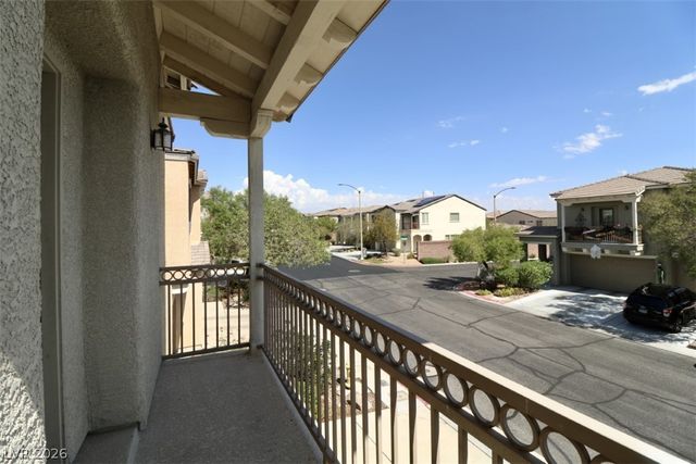 9825 Emerald Twilight Street, Las Vegas, NV 89178