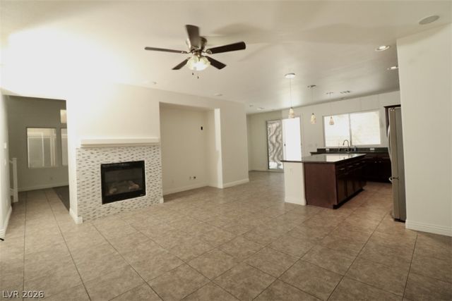 9825 Emerald Twilight Street, Las Vegas, NV 89178