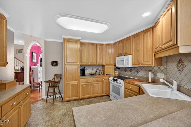 13 Hickory, Elon, NC 27244